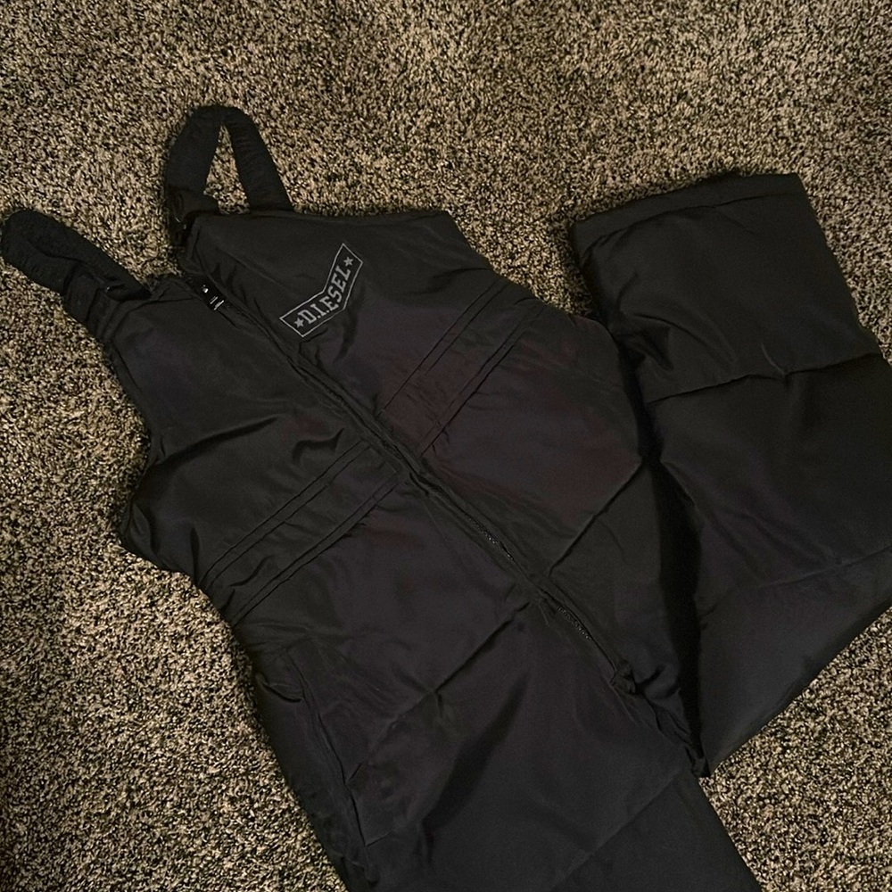 Diesel size 7 snowboarding bib